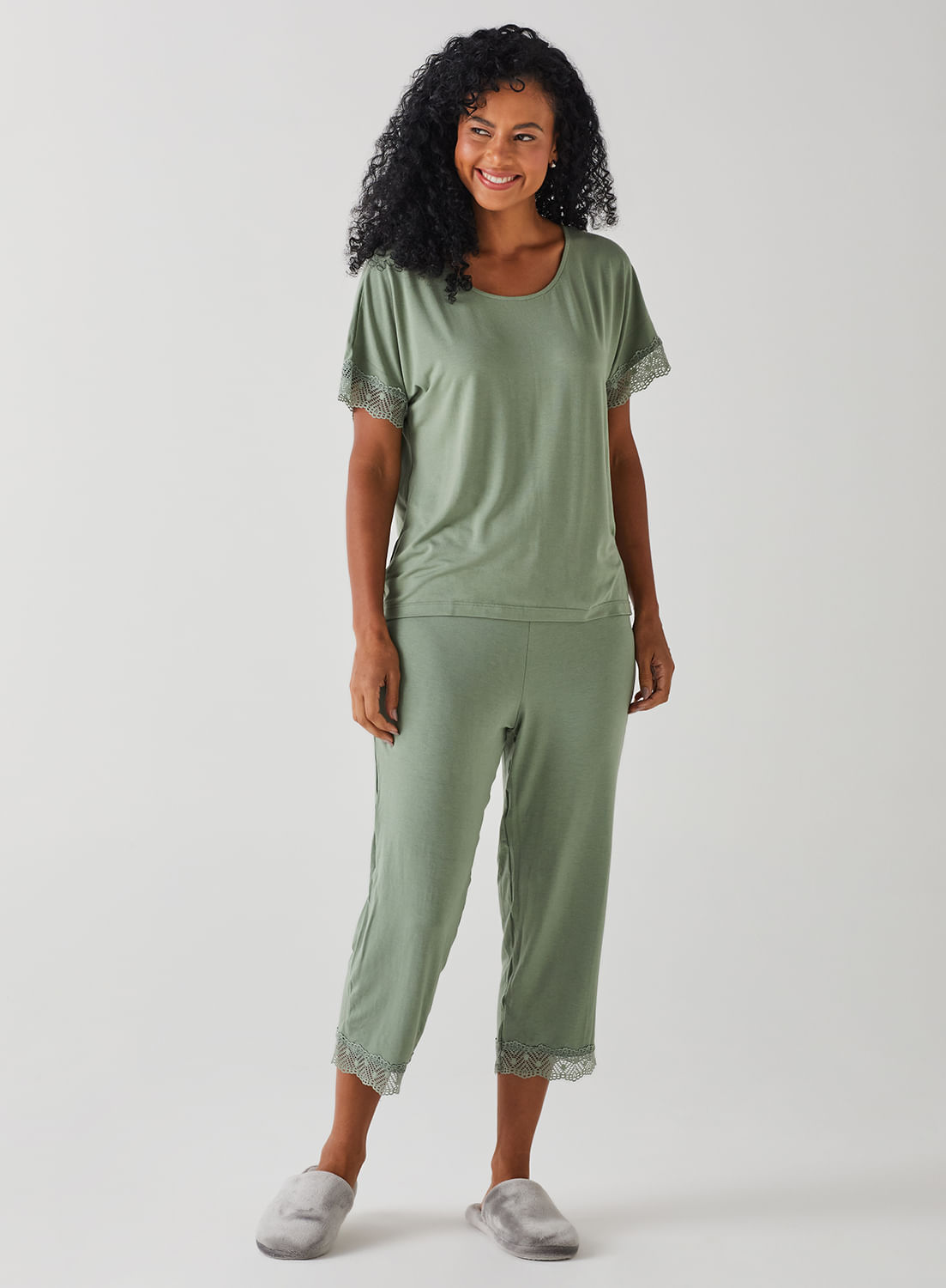 Calça de Pijama Cropped com Renda 20314
